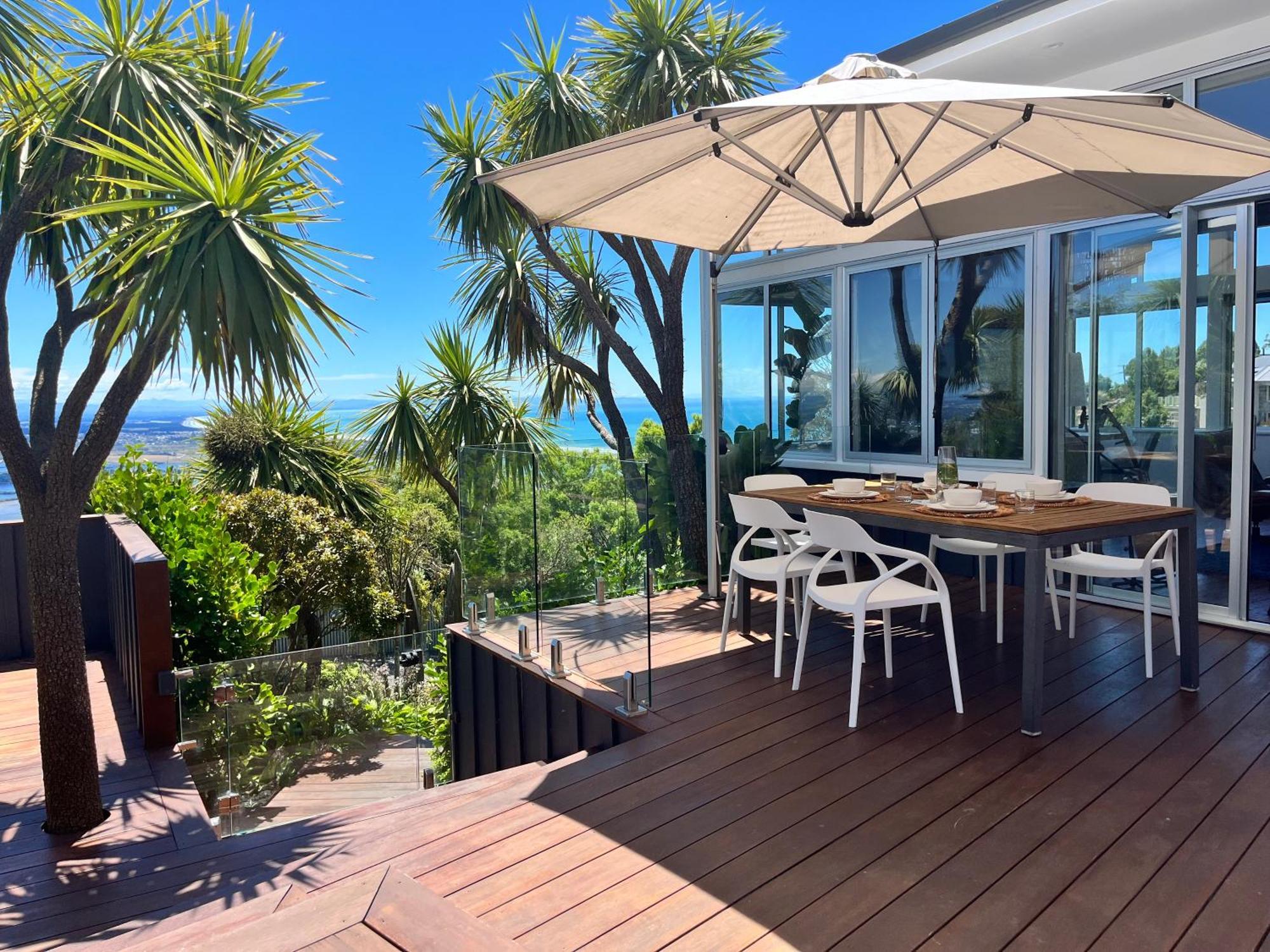 The Lighthouse - Free Breakfast And Stunning Views Bed & Breakfast ไครสต์เชิร์ช ภายนอก รูปภาพ